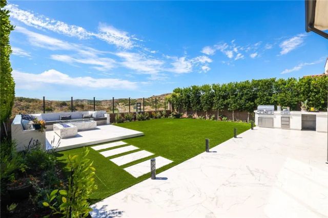 118 Tomahawk, Irvine, CA 92618