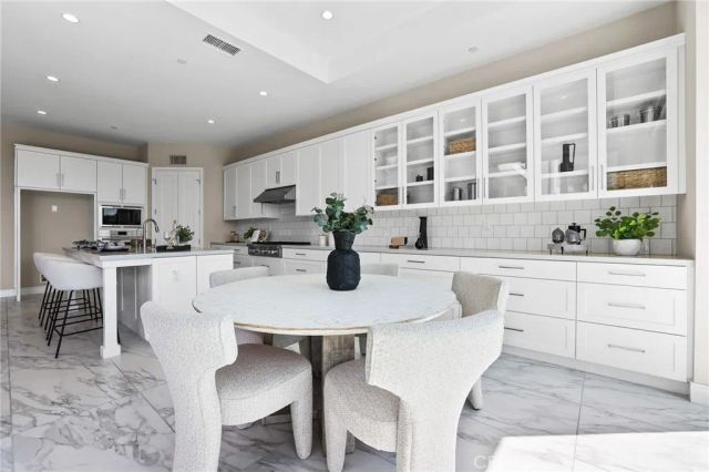 118 Tomahawk, Irvine, CA 92618