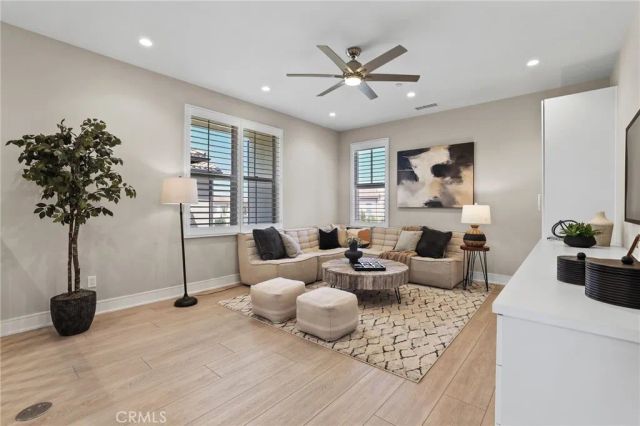 118 Tomahawk, Irvine, CA 92618
