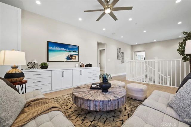 118 Tomahawk, Irvine, CA 92618