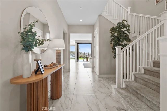 118 Tomahawk, Irvine, CA 92618