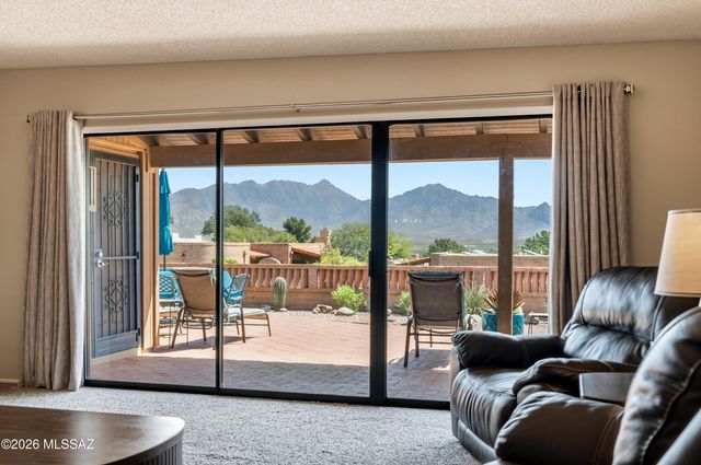 781 W Desert Ridge Drive, Green Valley, AZ 85622