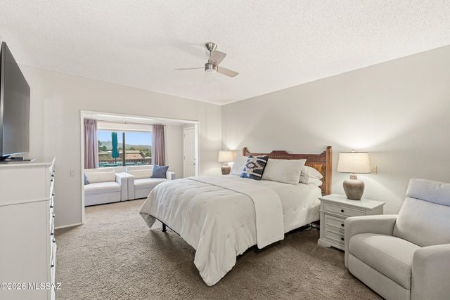 781 W Desert Ridge Drive, Green Valley, AZ 85622