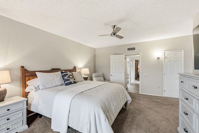 781 W Desert Ridge Drive, Green Valley, AZ 85622