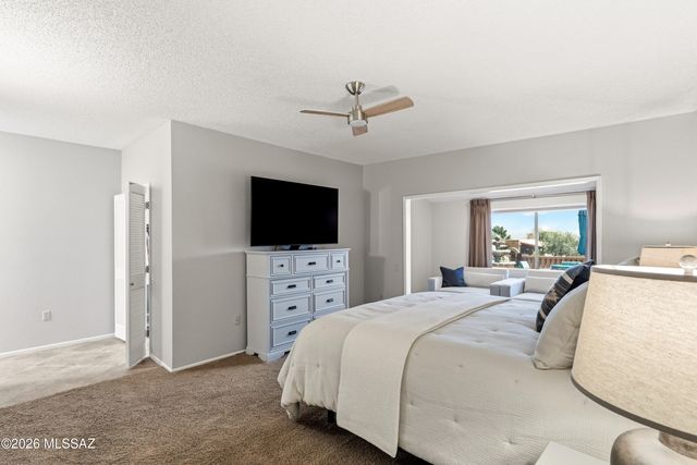 781 W Desert Ridge Drive, Green Valley, AZ 85622