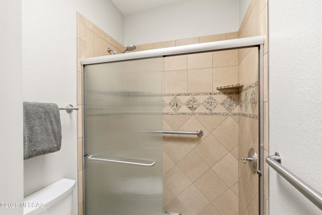 781 W Desert Ridge Drive, Green Valley, AZ 85622