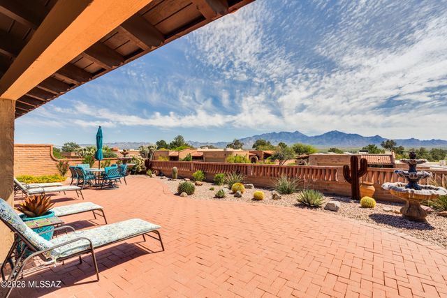 781 W Desert Ridge Drive, Green Valley, AZ 85622