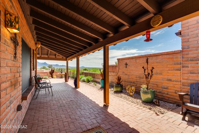 781 W Desert Ridge Drive, Green Valley, AZ 85622