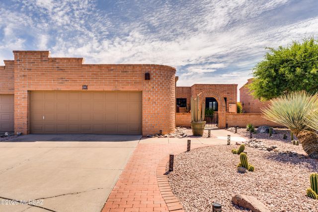 781 W Desert Ridge Drive, Green Valley, AZ 85622