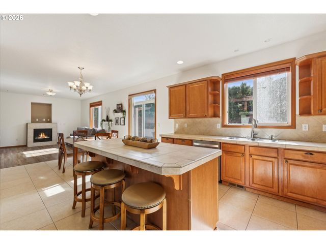 3928 Se Cooper St, Portland, OR 97202