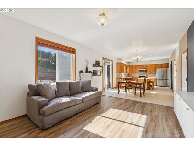 3928 Se Cooper St, Portland, OR 97202