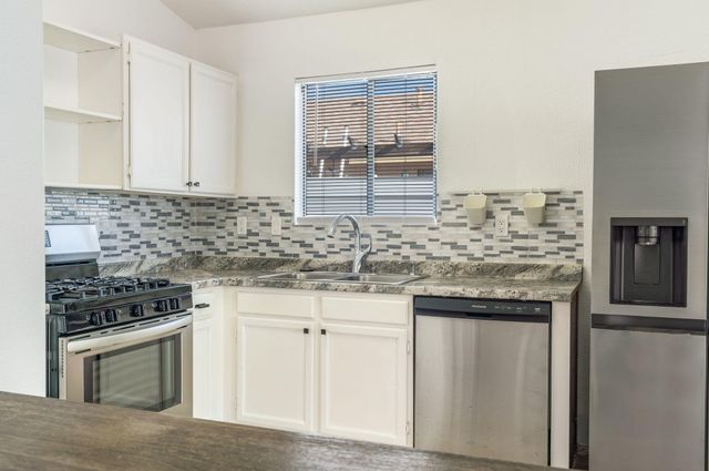 1023 Camino Del Rey Drive SW, Los Lunas, NM 87031