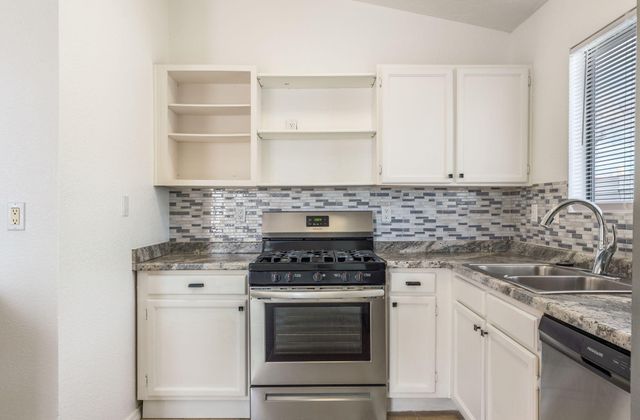 1023 Camino Del Rey Drive SW, Los Lunas, NM 87031