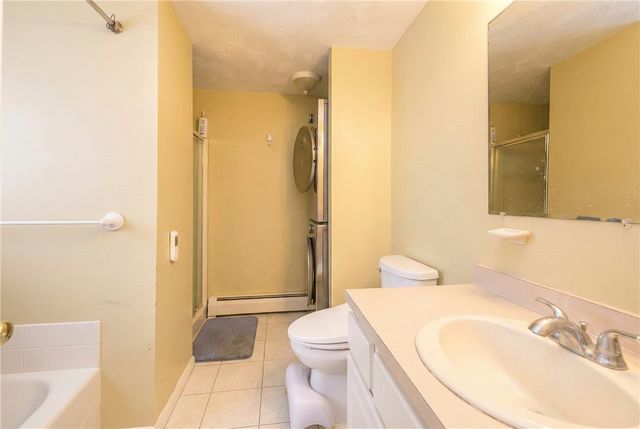 36 Great Oak Drive, Warwick, RI 02886