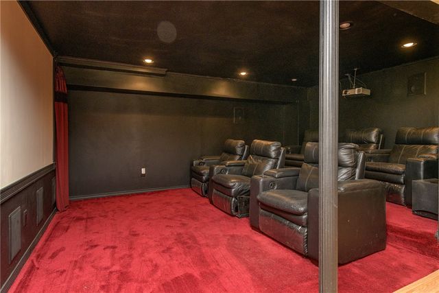 36 Great Oak Drive, Warwick, RI 02886