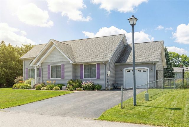 36 Great Oak Drive, Warwick, RI 02886