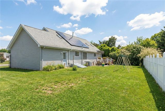 36 Great Oak Drive, Warwick, RI 02886