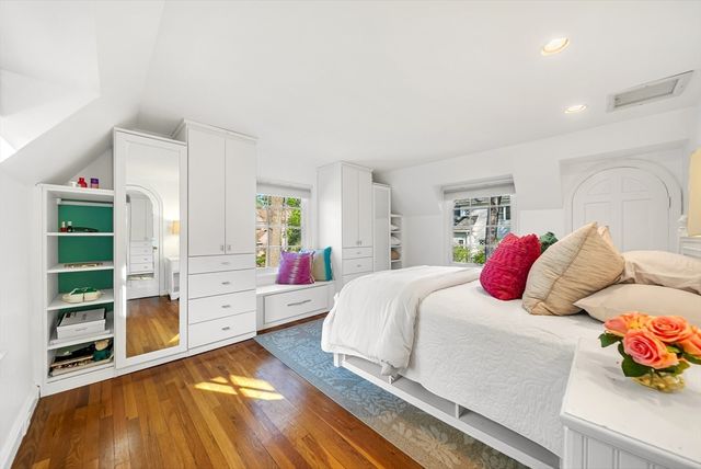 28 Emerson Rd, Wellesley, MA 02481
