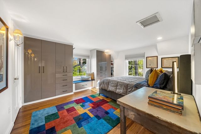 28 Emerson Rd, Wellesley, MA 02481