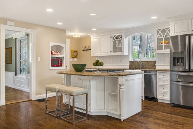 28 Emerson Rd, Wellesley, MA 02481