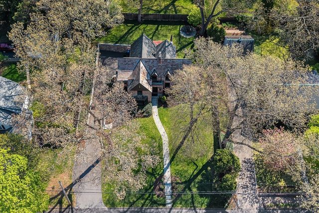 28 Emerson Rd, Wellesley, MA 02481