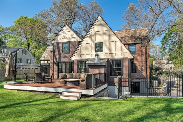 28 Emerson Rd, Wellesley, MA 02481