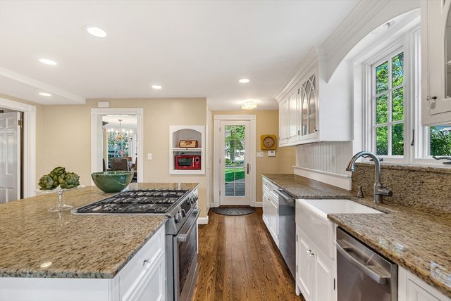 28 Emerson Rd, Wellesley, MA 02481