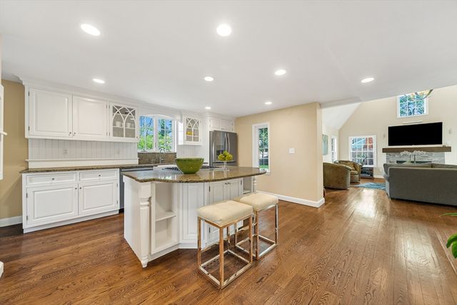 28 Emerson Rd, Wellesley, MA 02481