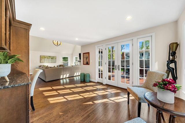 28 Emerson Rd, Wellesley, MA 02481