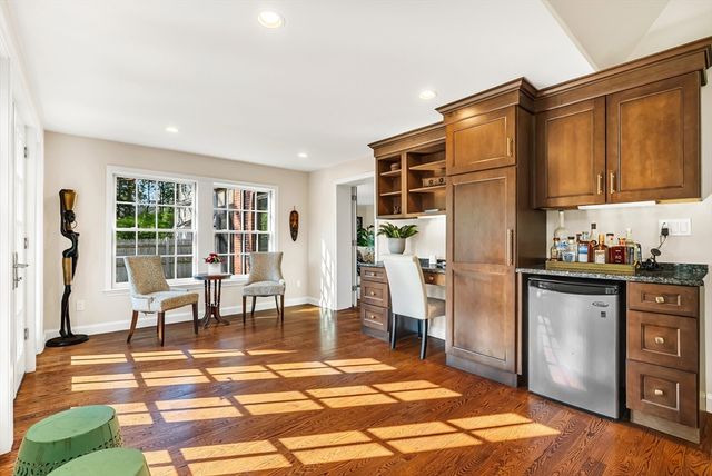 28 Emerson Rd, Wellesley, MA 02481
