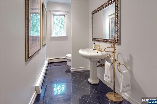 69 Knollwood Road, Upper Saddle River, NJ 07458
