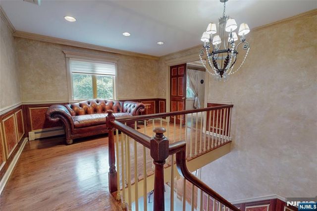 69 Knollwood Road, Upper Saddle River, NJ 07458