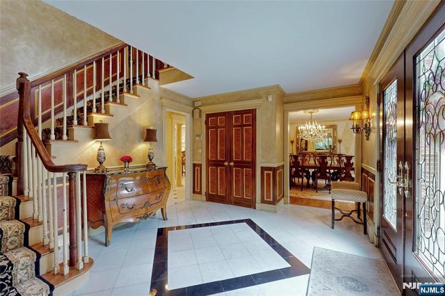 69 Knollwood Road, Upper Saddle River, NJ 07458