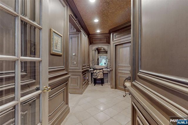 69 Knollwood Road, Upper Saddle River, NJ 07458