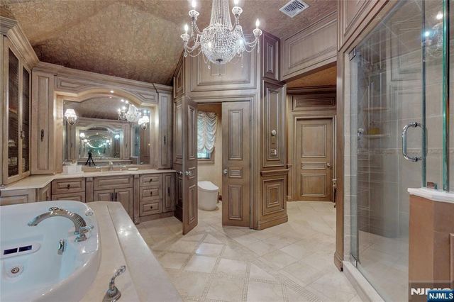 69 Knollwood Road, Upper Saddle River, NJ 07458