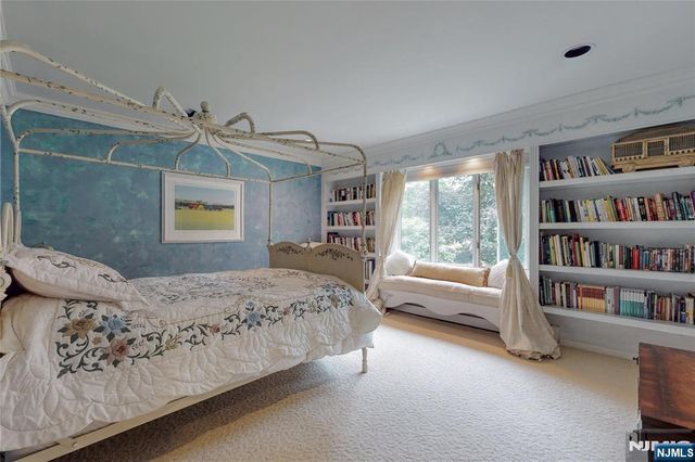 69 Knollwood Road, Upper Saddle River, NJ 07458
