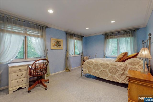 69 Knollwood Road, Upper Saddle River, NJ 07458