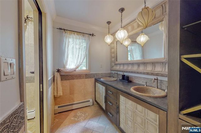69 Knollwood Road, Upper Saddle River, NJ 07458