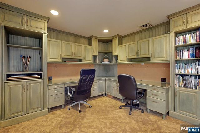 69 Knollwood Road, Upper Saddle River, NJ 07458
