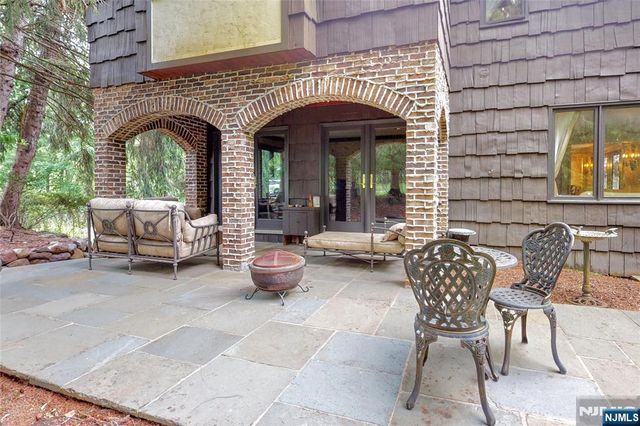 69 Knollwood Road, Upper Saddle River, NJ 07458