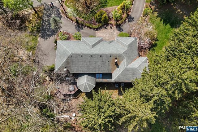 69 Knollwood Road, Upper Saddle River, NJ 07458