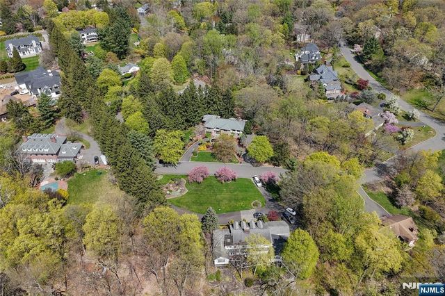 69 Knollwood Road, Upper Saddle River, NJ 07458