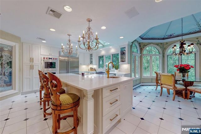 69 Knollwood Road, Upper Saddle River, NJ 07458
