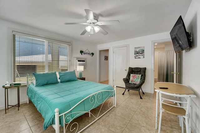 14 South Lane, Boynton Beach, FL 33435