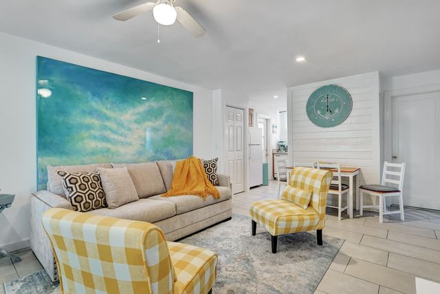 14 South Lane, Boynton Beach, FL 33435