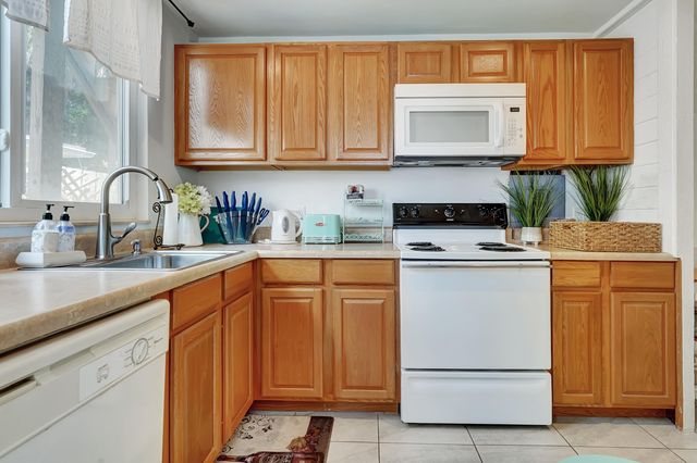 14 South Lane, Boynton Beach, FL 33435