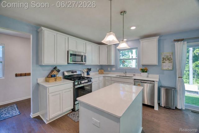 14212 Laurelwood Drive, Van Buren Charter Township, MI 48111