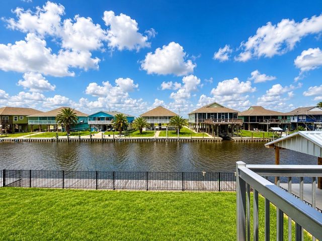 135 Sand Shoals Road, Freeport, TX 77541