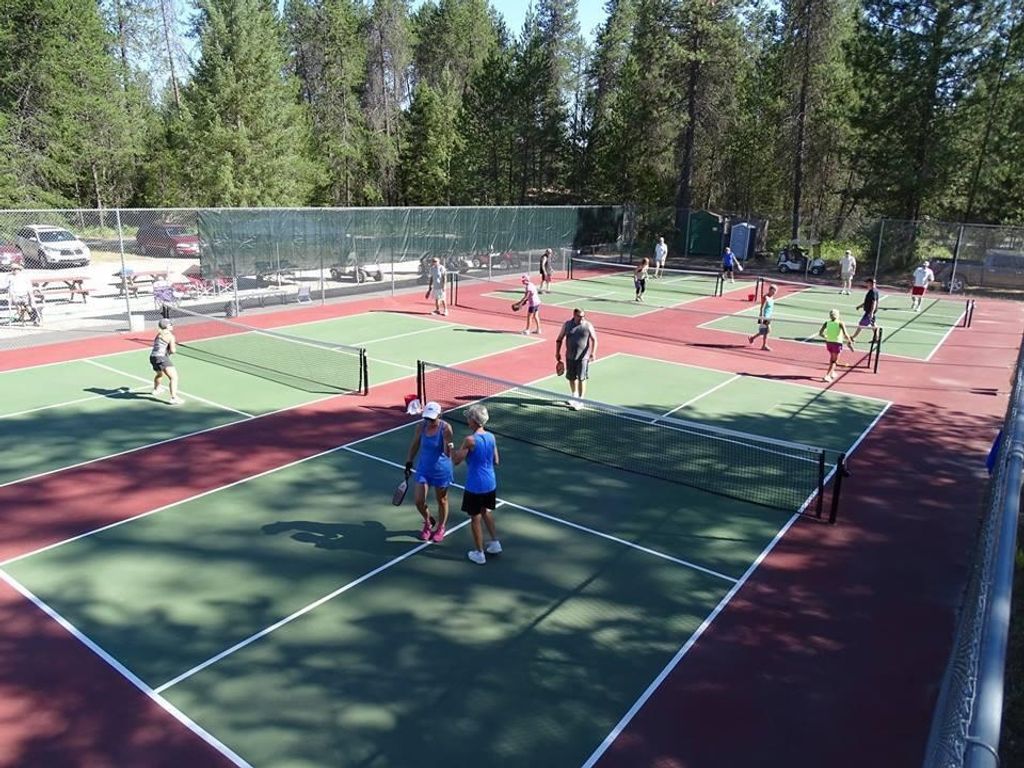 183 E Trappers Loop, Chewelah, WA 99109 photo 2