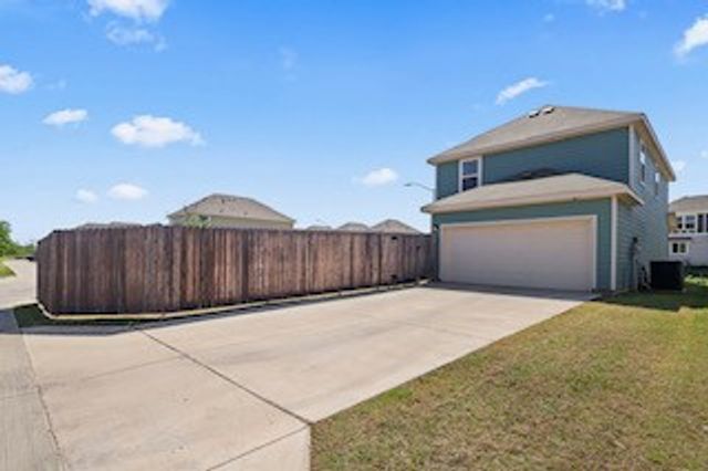5677 Topwater Trail, Fort Worth, TX 76119